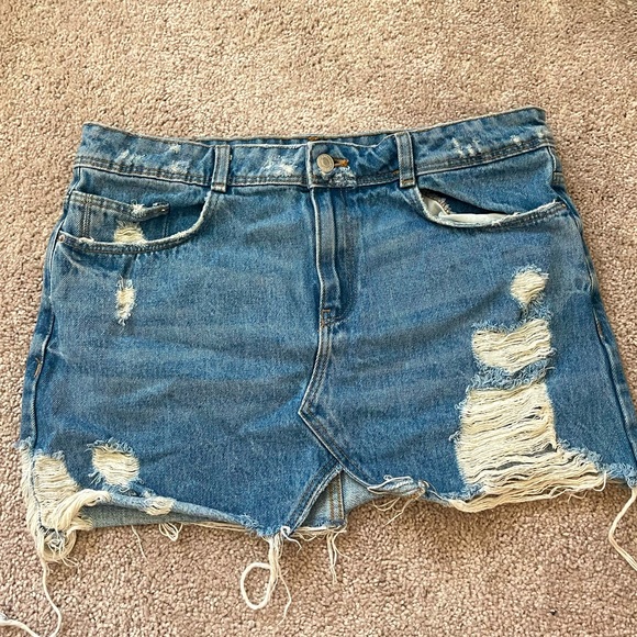 Zara Mini Skirt - Picture 1 of 5